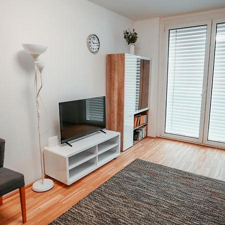 Vienna Danube Apartment 45 Екстериор снимка