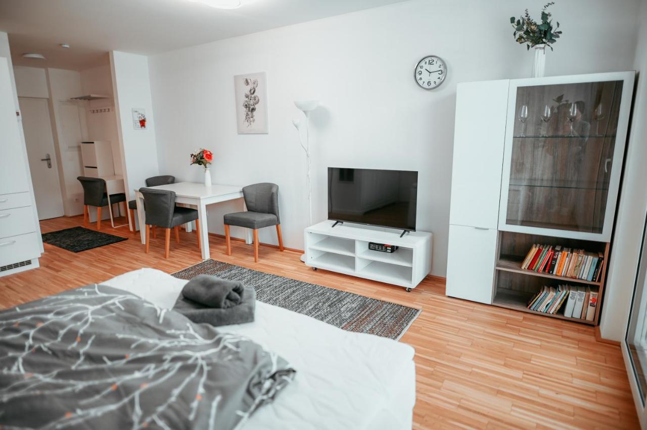 Vienna Danube Apartment 45 Екстериор снимка