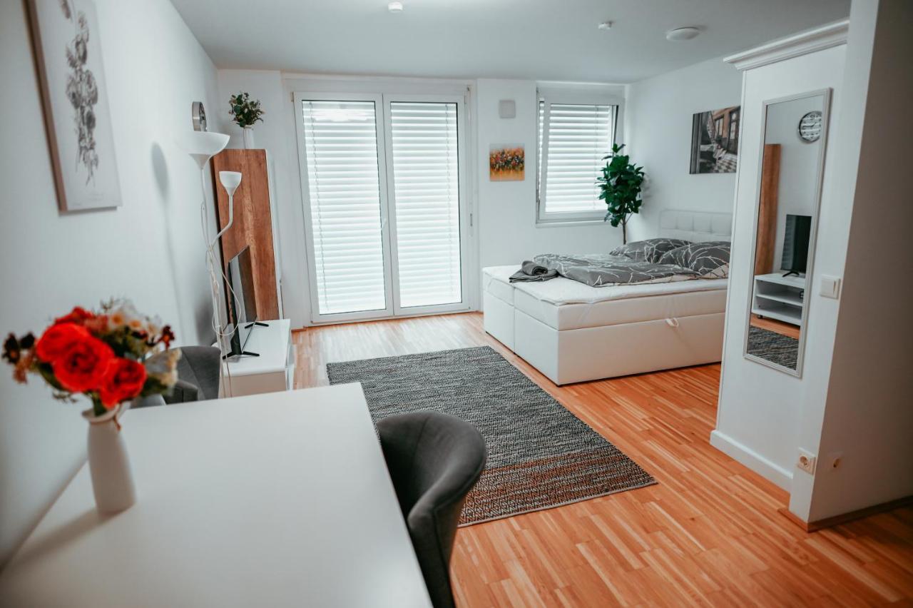 Vienna Danube Apartment 45 Екстериор снимка