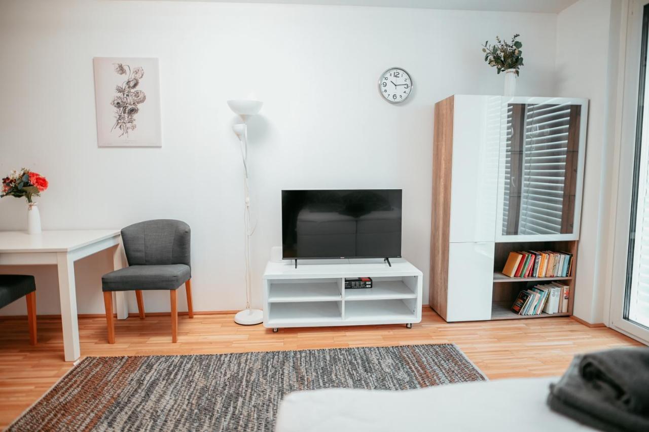 Vienna Danube Apartment 45 Екстериор снимка